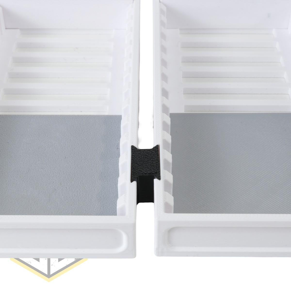 UM Pistol Stand Set White 13